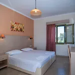 Makis By La Skala Vista Hotel